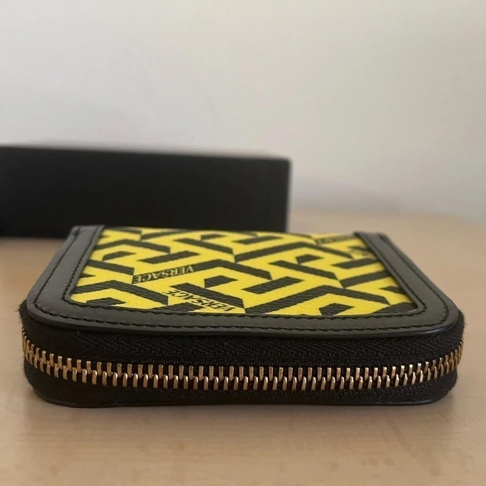 VERSACE Two Way Compact Wallet Belt Bag Box Dust Bag BNWOT